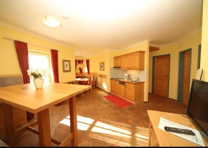 Zua Haeusl דירה *